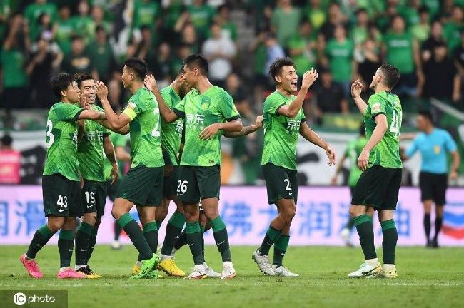 在U17世界杯1/4决赛阿根廷3-0战胜巴西的比赛中，他上演帽子戏法，一人包办全部进球。